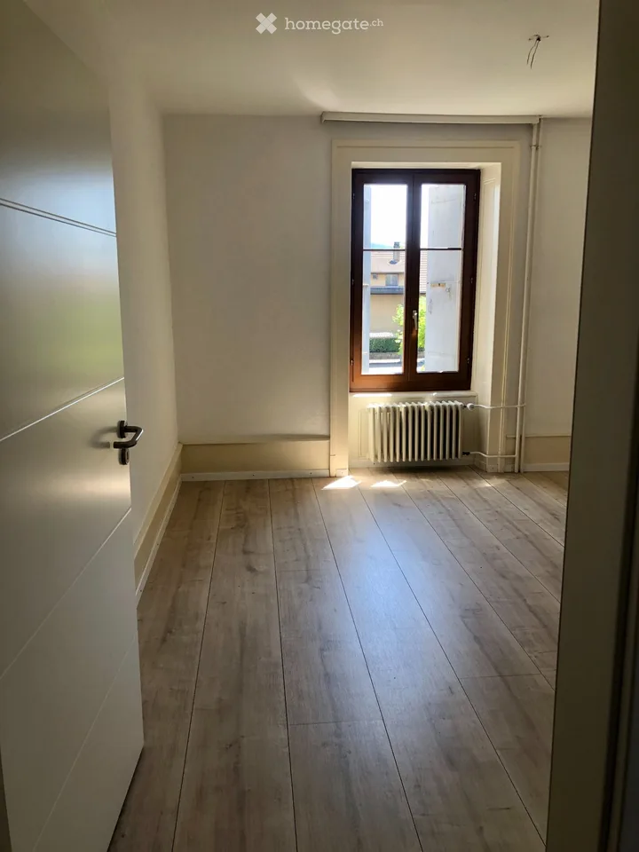 Le Landeron - 4.5 rooms 90 m², fireplace and parking included