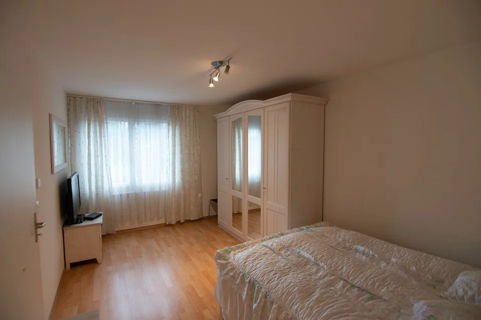 Moderne 2.5-Zimmer-Wohnung mit 30m2 Terrasse in Dielsdorf Zürich