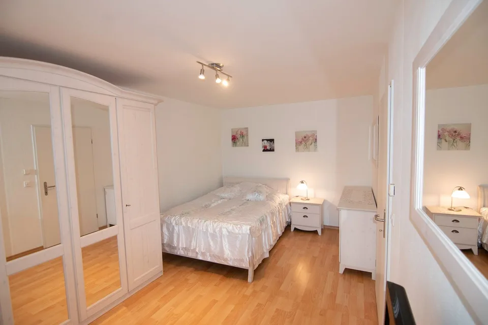 Moderne 2.5-Zimmer-Wohnung mit 30m2 Terrasse in Dielsdorf Zürich