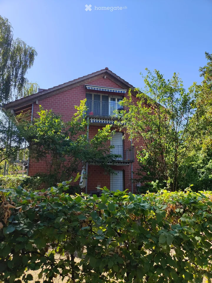 Helle 2.5-Zimmer-Dachwohnung in Kloten