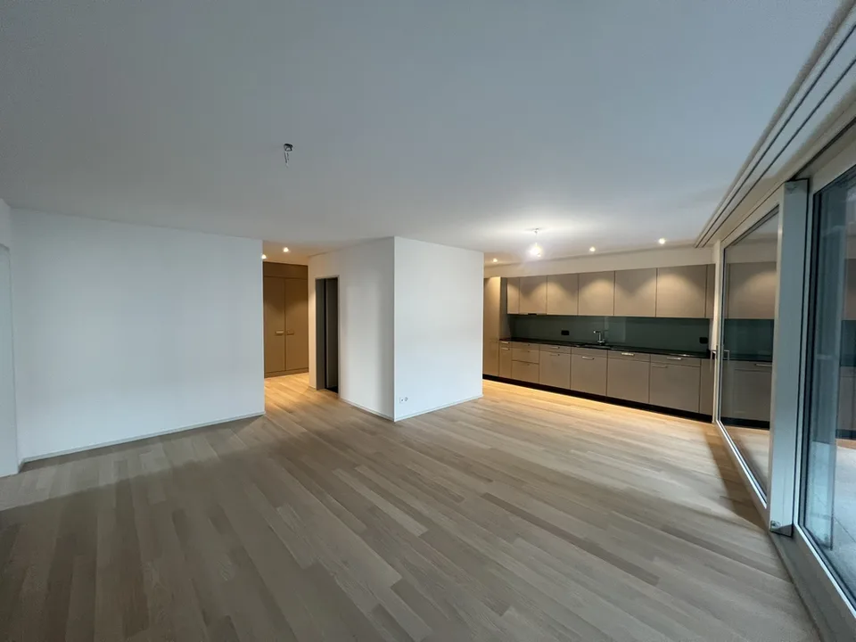 Neuwertig, hell und mittendrin - 4.5-Zimmer-Wohnung  zu vermieten