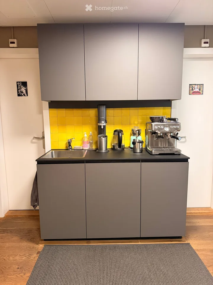 Ufficio moderno con vista sulla piazza di Sechseläuten – disponibile immediatamente