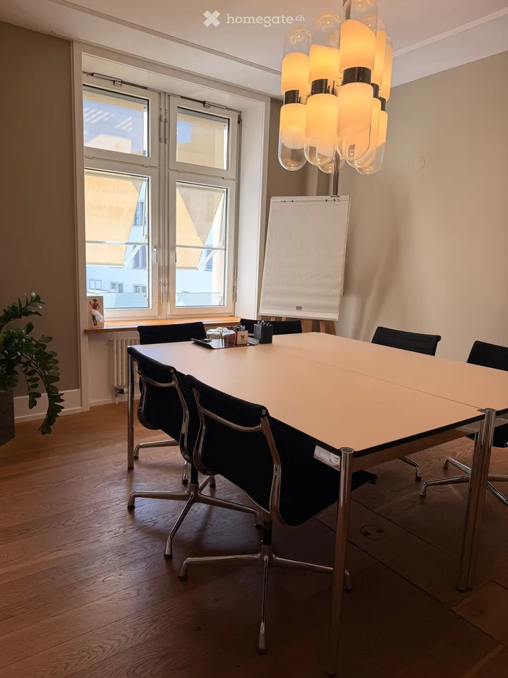 Ufficio moderno con vista sulla piazza di Sechseläuten – disponibile immediatamente