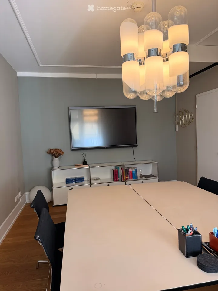 Ufficio moderno con vista sulla piazza di Sechseläuten – disponibile immediatamente