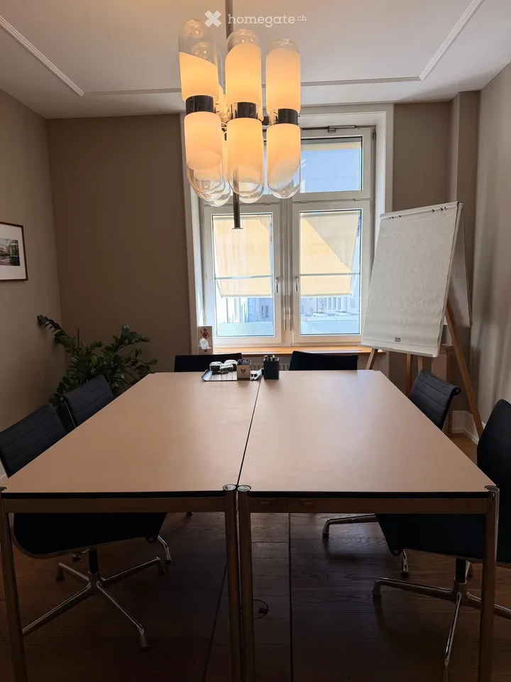 Ufficio moderno con vista sulla piazza di Sechseläuten – disponibile immediatamente