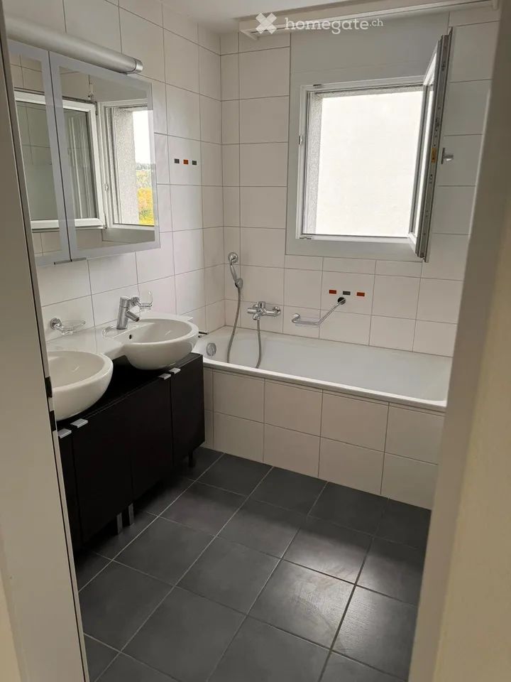 Niederuzwil: appartement moderne 4½ pièces au 1er étage