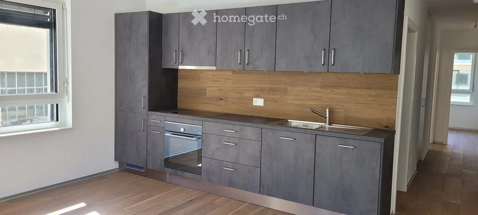 Neue 3.5-Zimmer-Wohnung mit Balkon in Sion