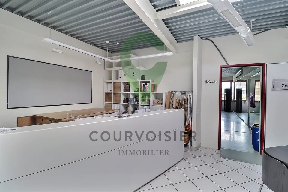 Espace lumineux, modulable et parfait pour un espace de co-working