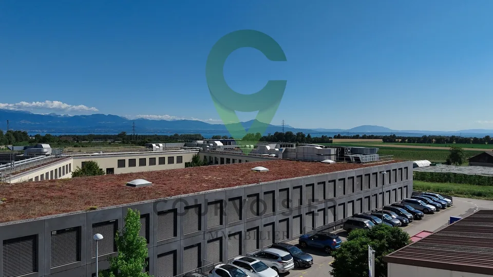 Espace lumineux, modulable et parfait pour un espace de co-working