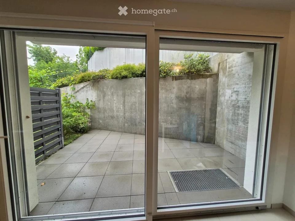 Studio lumineux avec terrasse et parking - disponible immédiatement