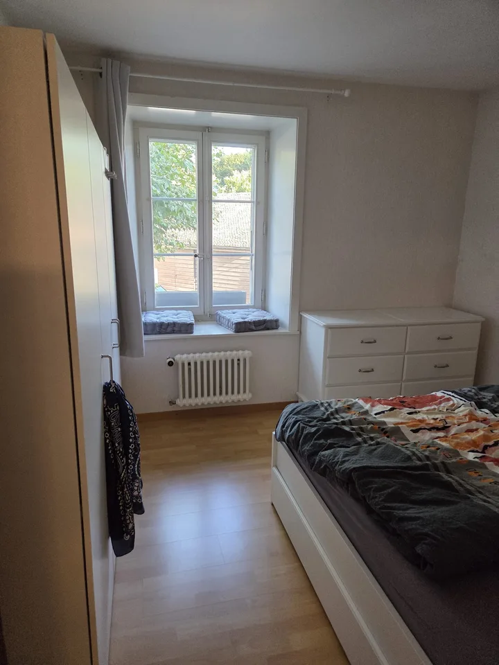 Appartement de 2.5p au coeur du village de Perroy