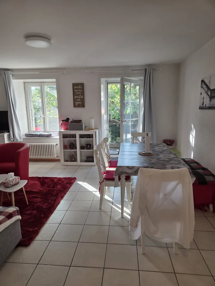 Appartement de 2.5p au coeur du village de Perroy
