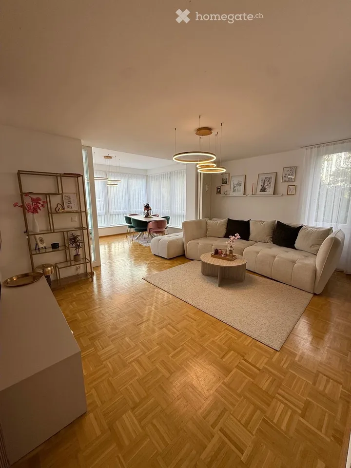 Moderne & grosszügige 4.5-Zimmer-Wohnung mit Wintergarten in Liestal