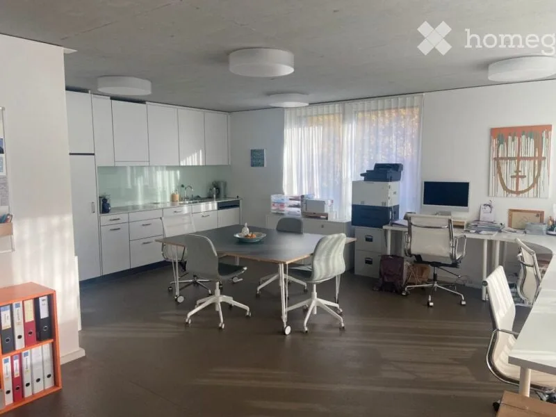 Bright office in Thalwil for sharing, 2-3 days/week usable alone