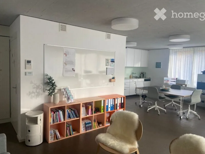 Bright office in Thalwil for sharing, 2-3 days/week usable alone