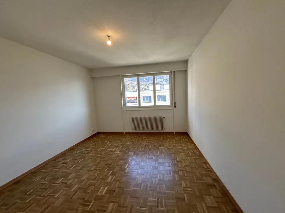 Appartement rénové de 3.5 pièces avec vue sur le lac, 6ème étage, env. 60 m2