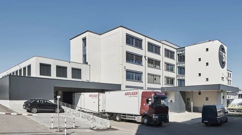 Espaces de bureau/commerciaux climatisés dans un immeuble commercial attractif