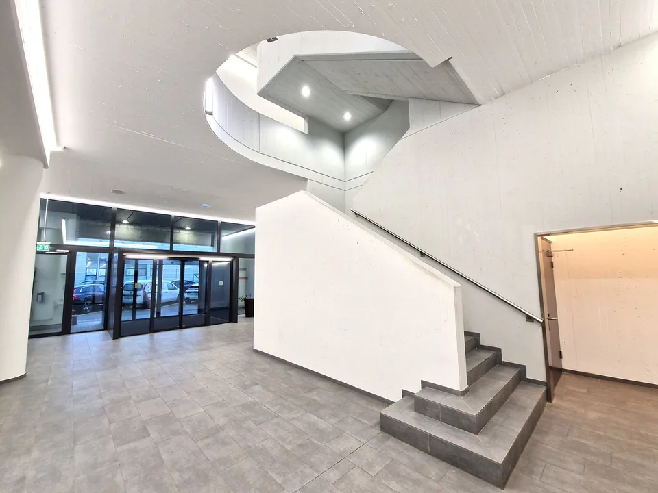 Espaces de bureau/commerciaux climatisés dans un immeuble commercial attractif
