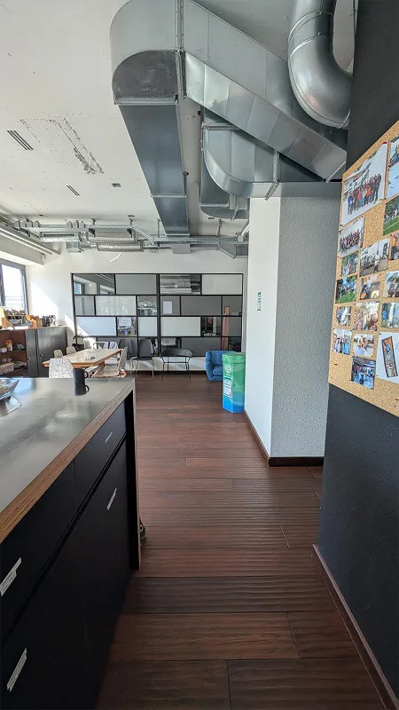 Espaces de bureau/commerciaux climatisés dans un immeuble commercial attractif