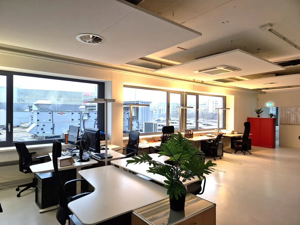 Espaces de bureau/commerciaux climatisés dans un immeuble commercial attractif