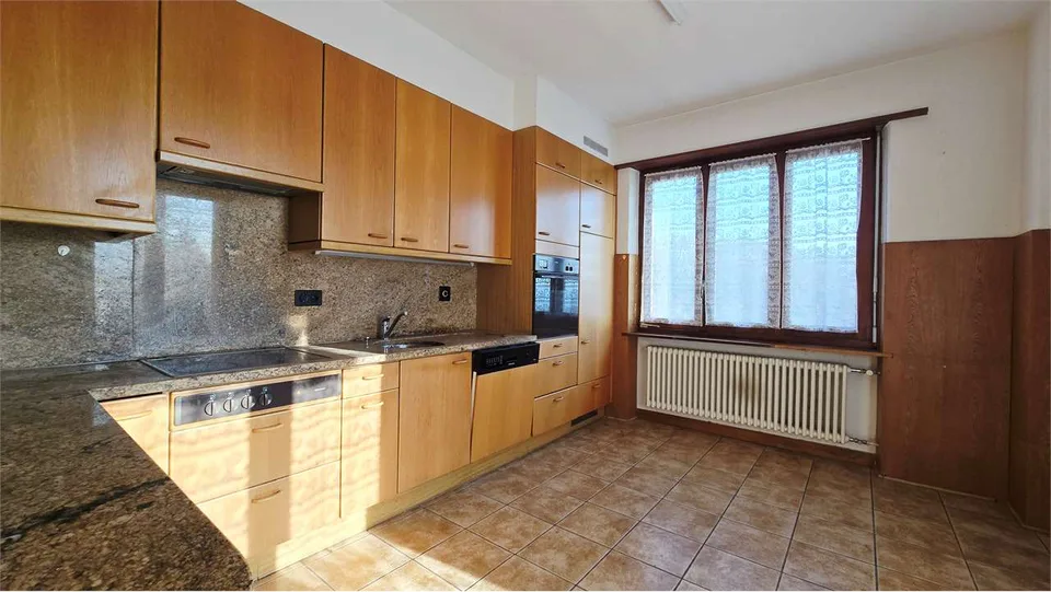 Zweifamilienhaus - Panoramapenthouse mit Mieteinheit
