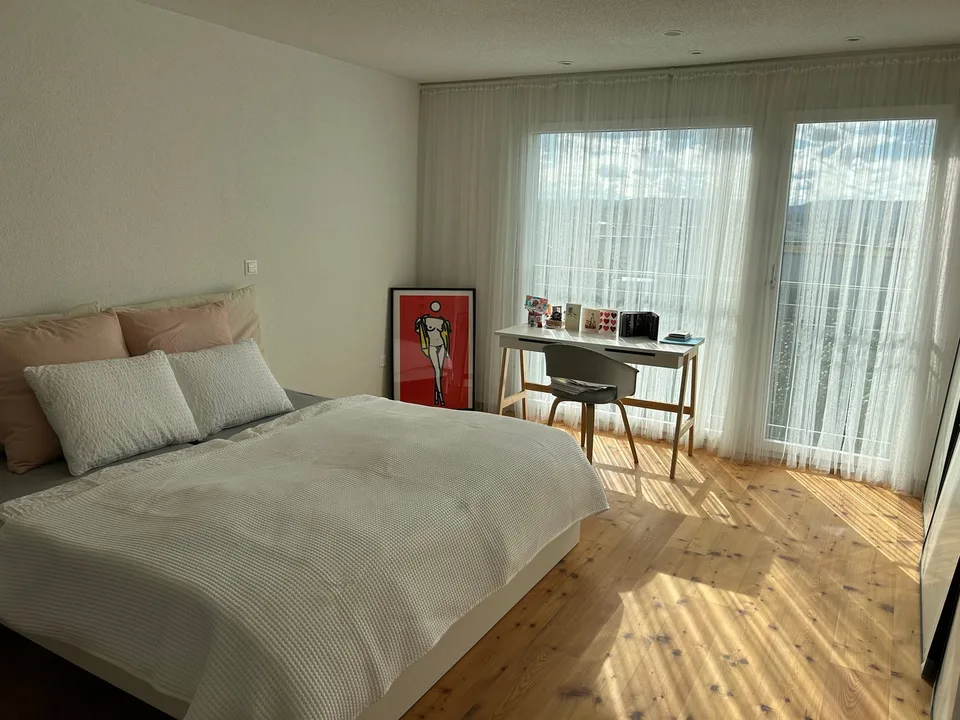 Helles und grosszügiges WG-Zimmer mit wunderschöner Aussicht