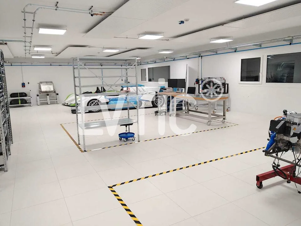 Industriegebäude, Werkstätten, Büros von 2113 m2 zu verkaufen in Collombey