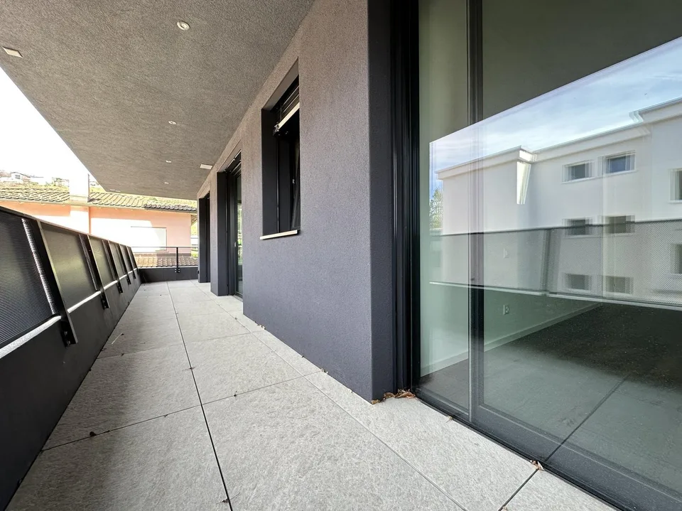Modernes und geräumiges 2.5-Zimmer-Wohnung mit großer Terrasse in Canobbio