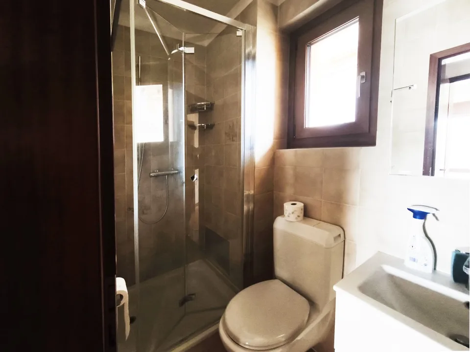 Top floor 4.5 renovated with terraces and lake view