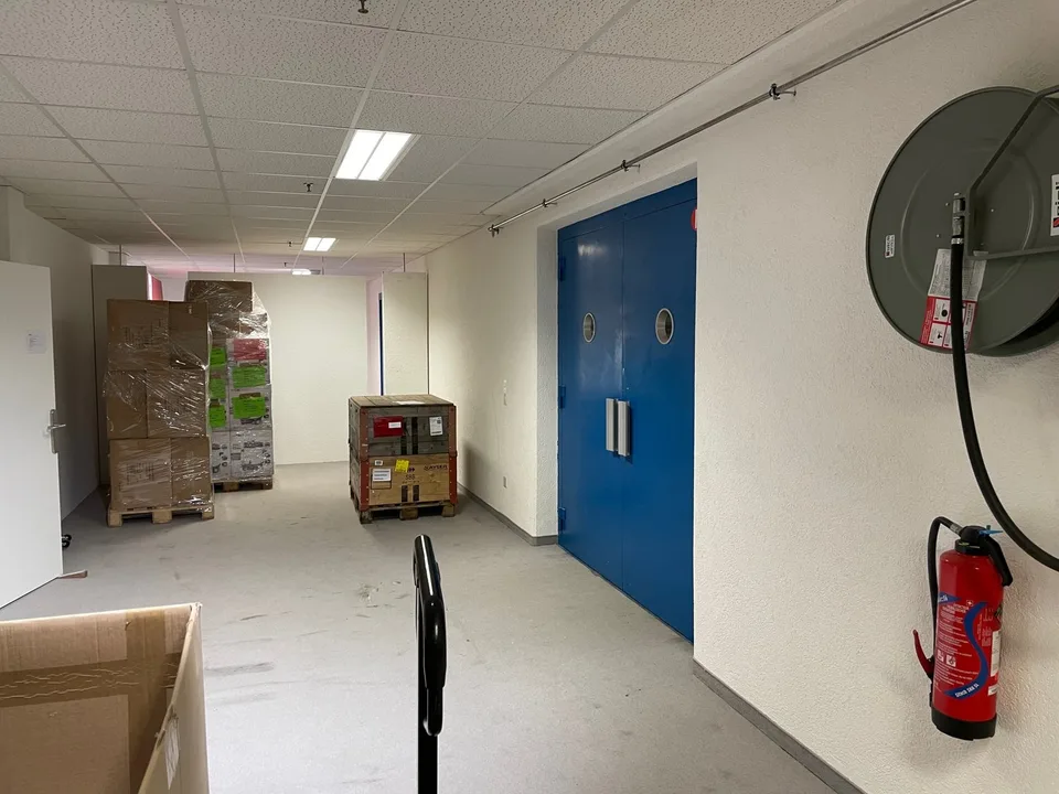 10'200 m² versatile storage/retail space in 2557 Studen/BE - Top prices