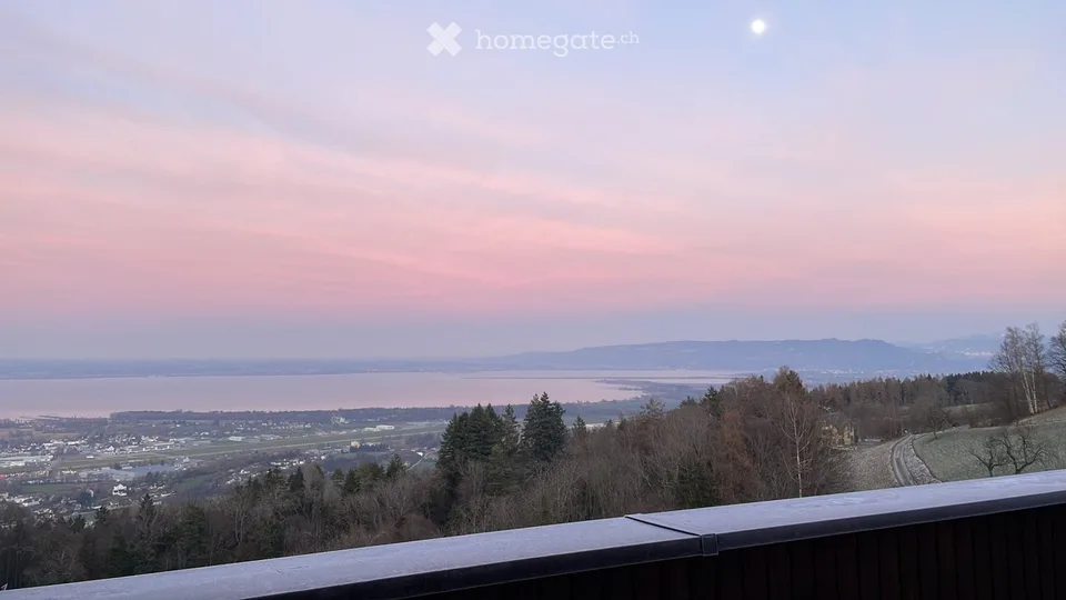 Cerca subaffittuario per monolocale con vista sul Lago di Costanza / ampio balcone, disponibile immediatamente