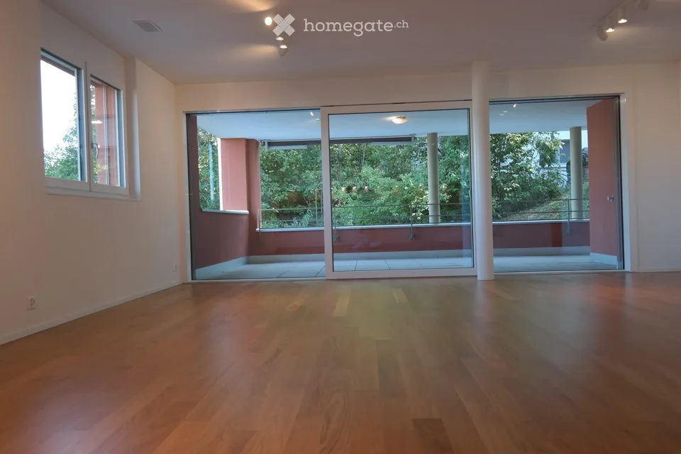 Appartamento esclusivo di 3,5 locali nel verde di Uster!