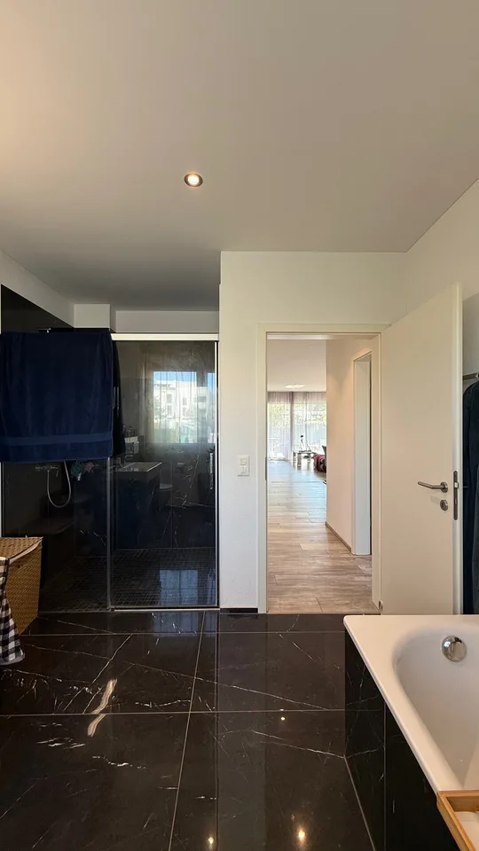 Modern 4.5-room garden apartment (118 m²) with 305 m² private garden