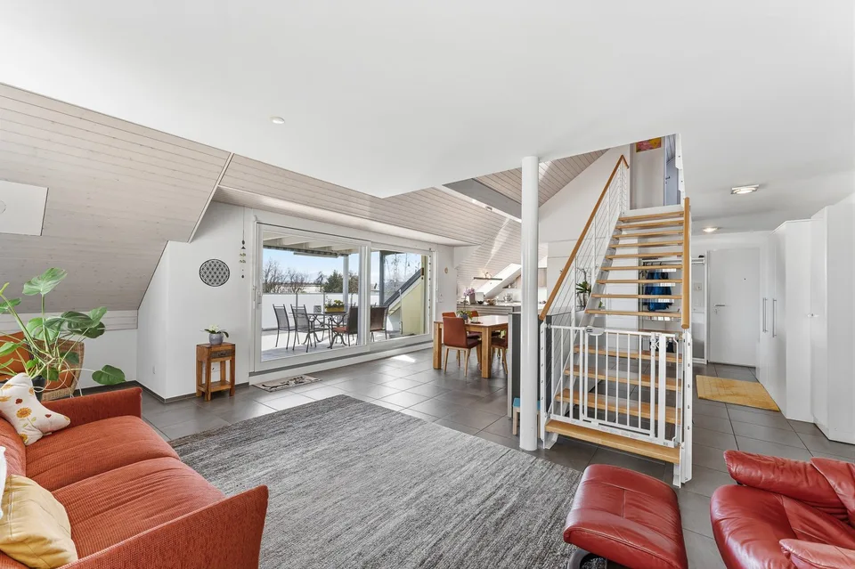 Helle 4.5-Zimmer-Maisonette-Wohnung mit grosszügigem Balkon