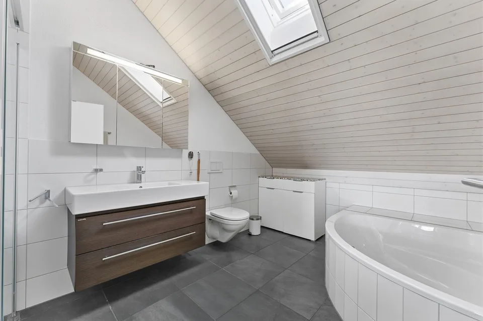 Helle 4.5-Zimmer-Maisonette-Wohnung mit grosszügigem Balkon