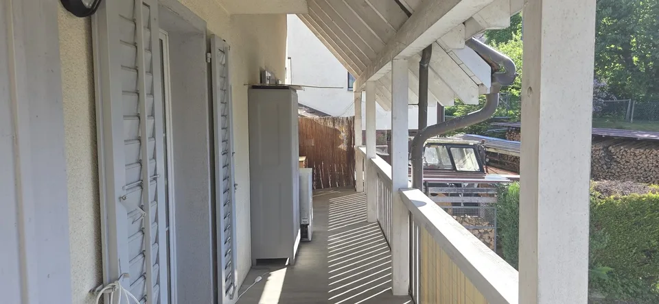Gepflegte 5.5-Zimmer-Wohnung mit Balkon und schöner Aussicht in Zurzach-Böbikon