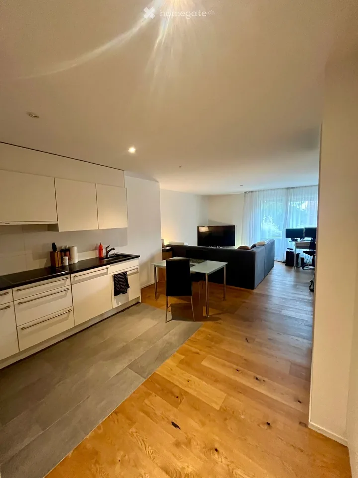 Moderne 2-Zimmer-Wohnung mit Balkon in Winkel