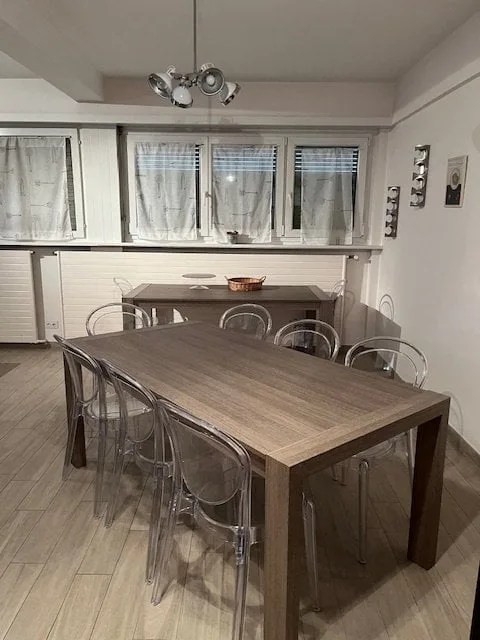 Local à louer avec cuisine professionnelle