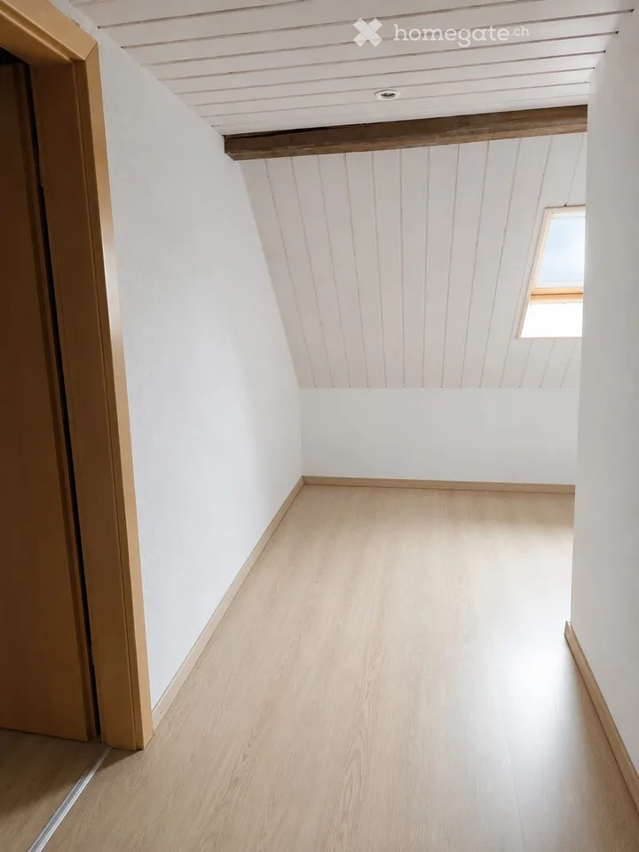 Charmante 4-Zimmer-Wohnung in Lanzenneunforn – Wohnen mit Charakter