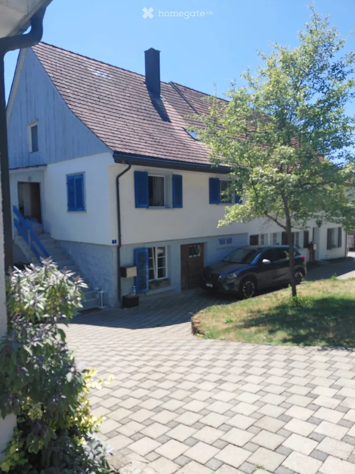 Charmante 4-Zimmer-Wohnung in Lanzenneunforn – Wohnen mit Charakter