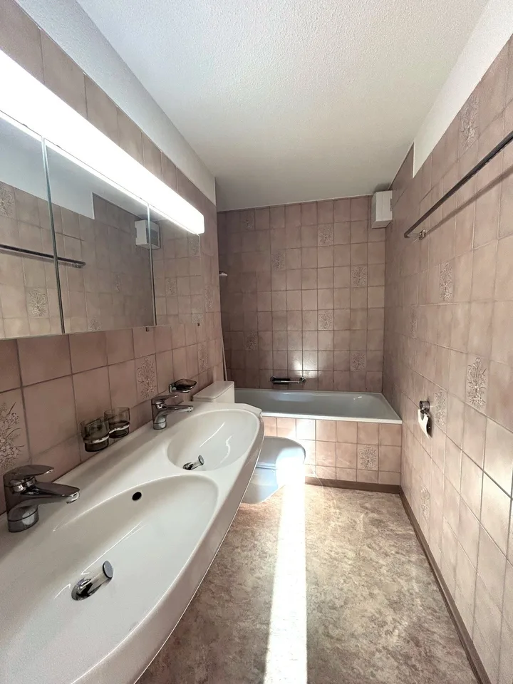 Appartamento 4.5 locali con posto giardino a Rüschlikon disponibile