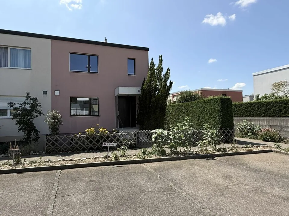 Eigenes Haus statt Wohnung - Eckhaus mit Garten in Reinach – Foto 1 von 21