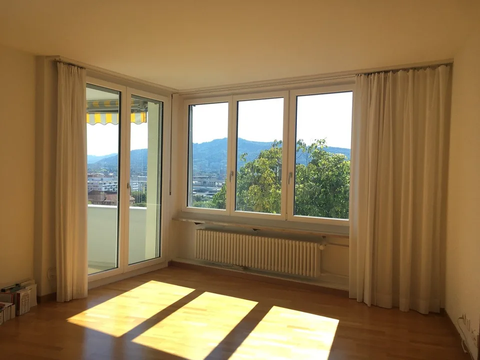 Zwischenmiete bis 30.06.2027 – charmante 2.5-Zimmer-Wohnung mit Panorama über Zürich