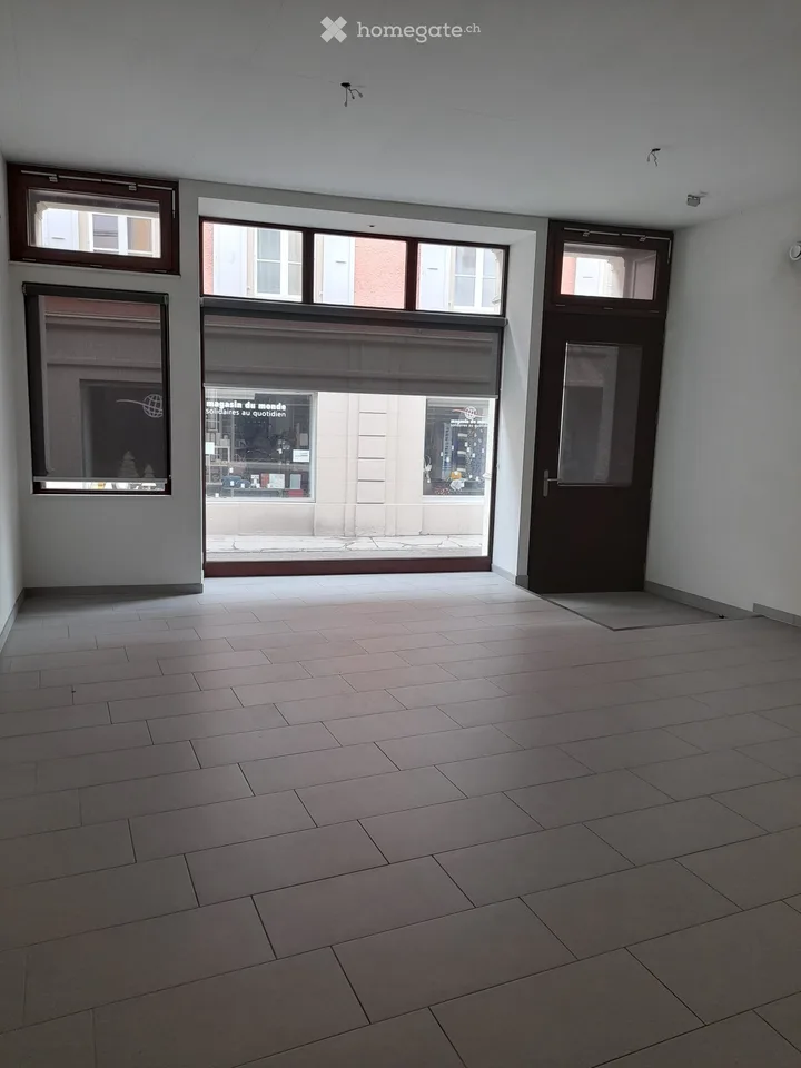 Bureau à louer au rez-de-chaussée – Porrentruy, Rue Joseph-Trouillat