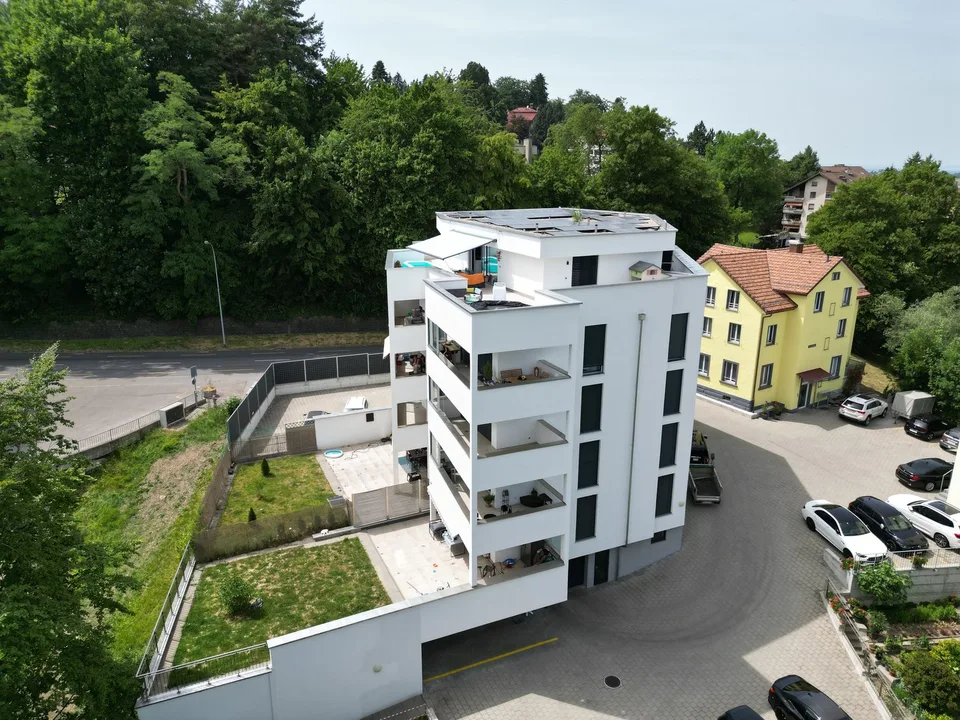moderne 3.5 Zimmerwohnung mit Lift und eigenem Waschturm