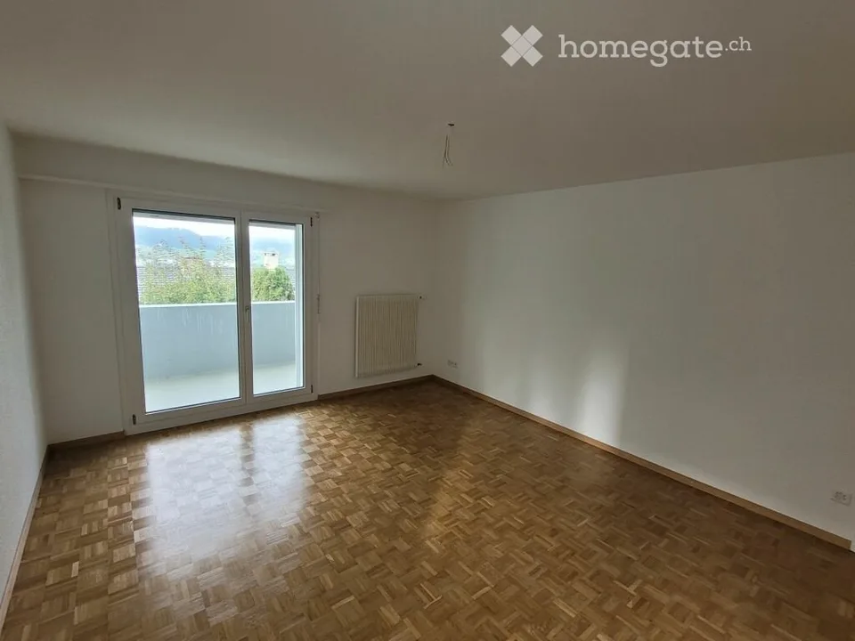 Charmanter 3-Zimmer-Wohnung mit Balkon in Le Locle