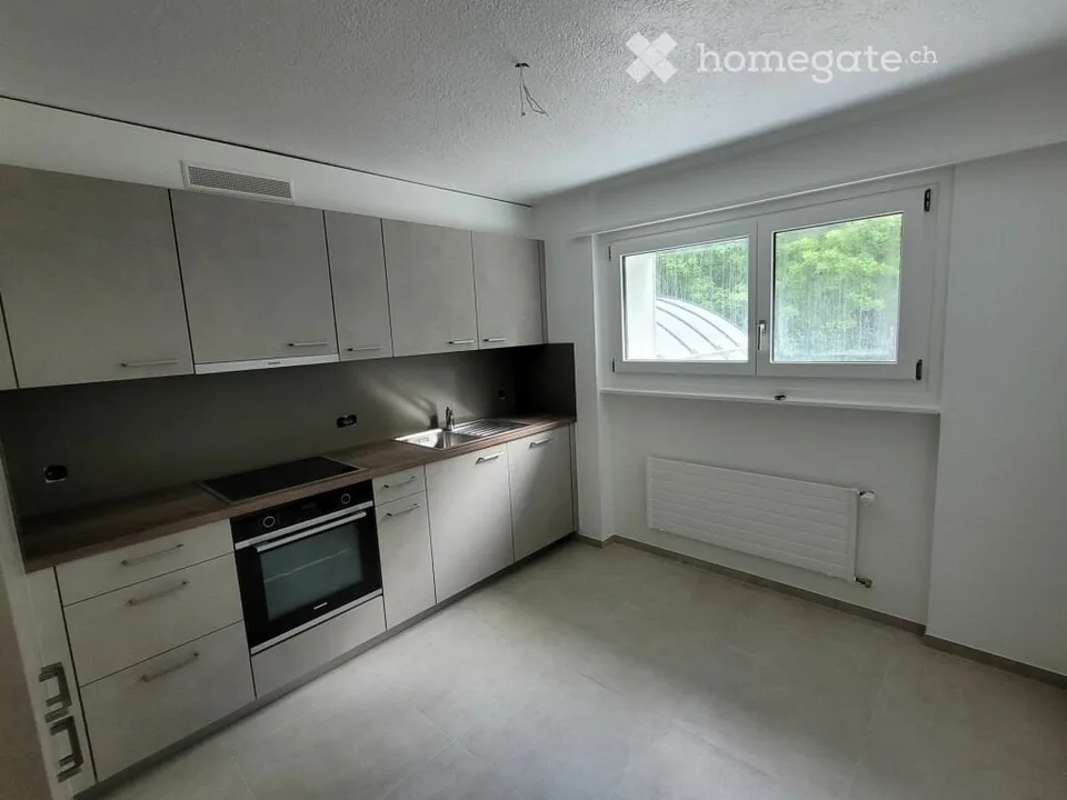 Charmanter 3-Zimmer-Wohnung mit Balkon in Le Locle
