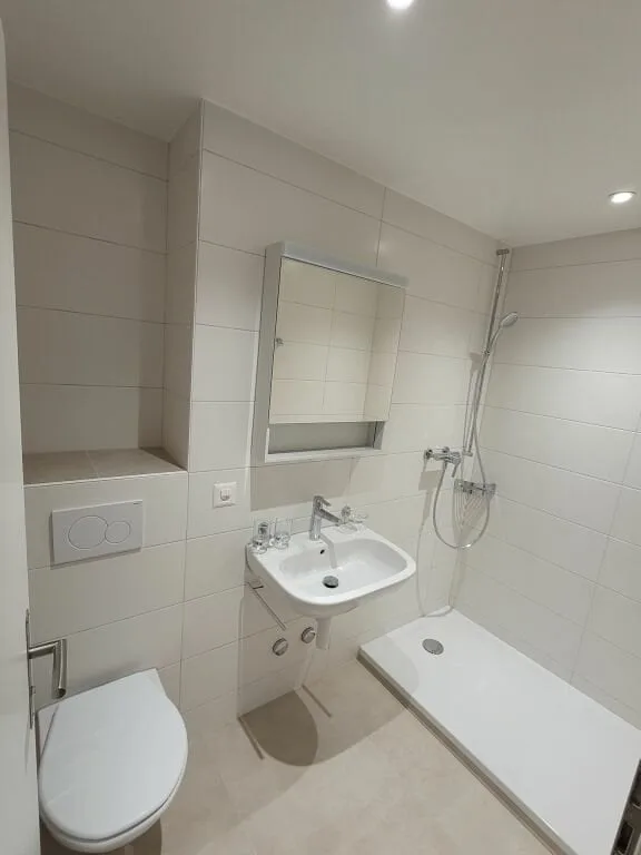 Charmanter 3-Zimmer-Wohnung mit Balkon in Le Locle