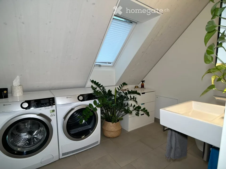 Befristet, möbliert: Moderne Maisonette mit Dachgarten – Foto 9 von 12