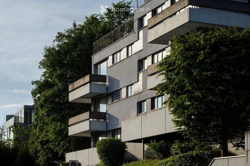 Incantevole appartamento di 2.5 locali con vista sulla città a Zürich-Albisrieden